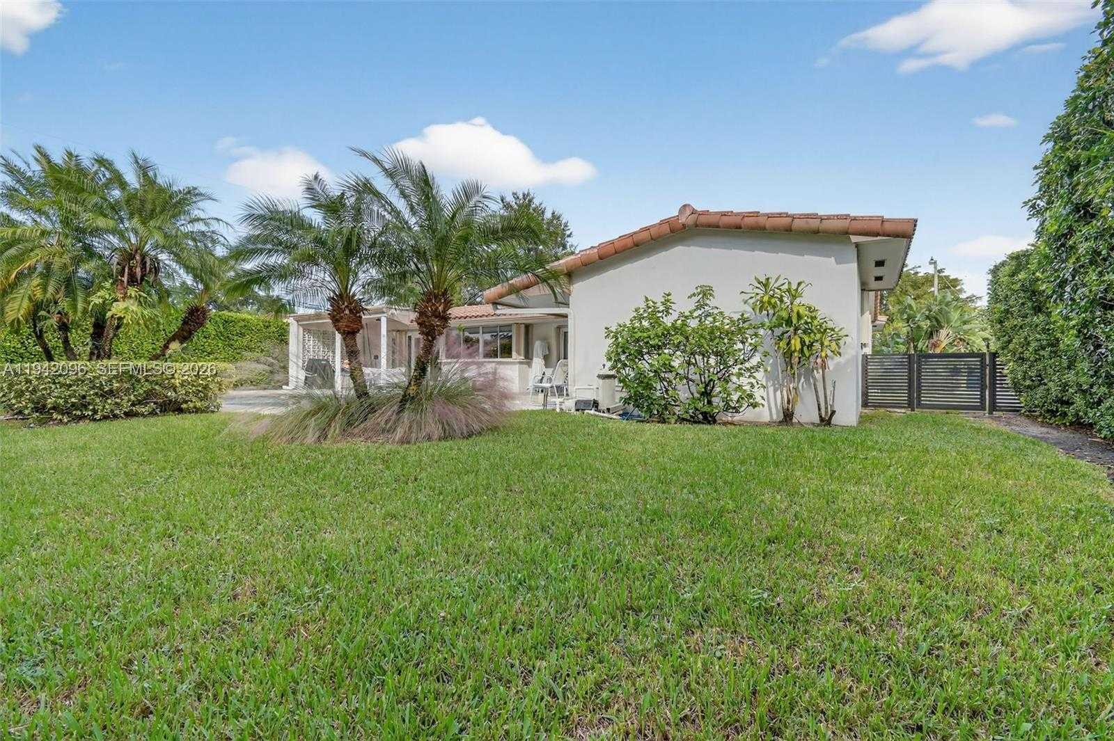 Small Image of 20610 NORTH EAST 22ND CT, Miami Number 47