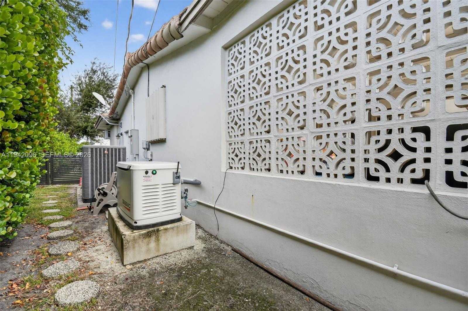 Small Image of 20610 NORTH EAST 22ND CT, Miami Number 48