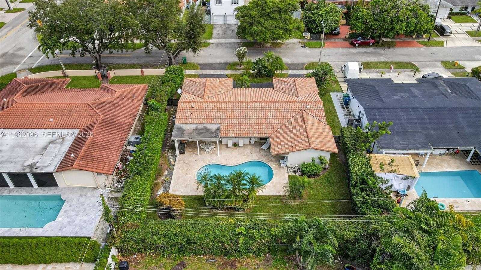 Small Image of 20610 NORTH EAST 22ND CT, Miami Number 61