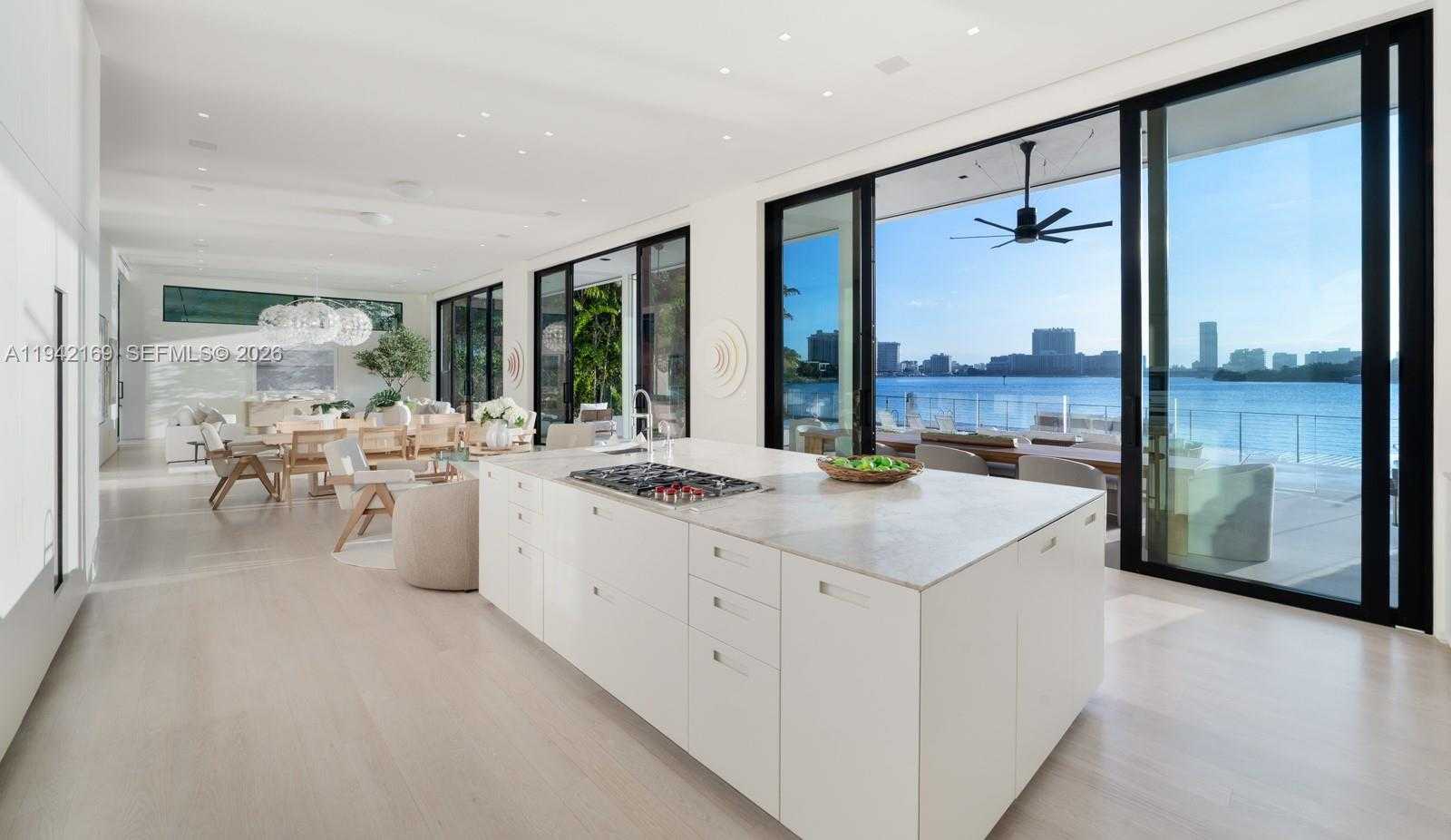 Small Image of 33 EAST DILIDO DR, Miami Beach Number 12