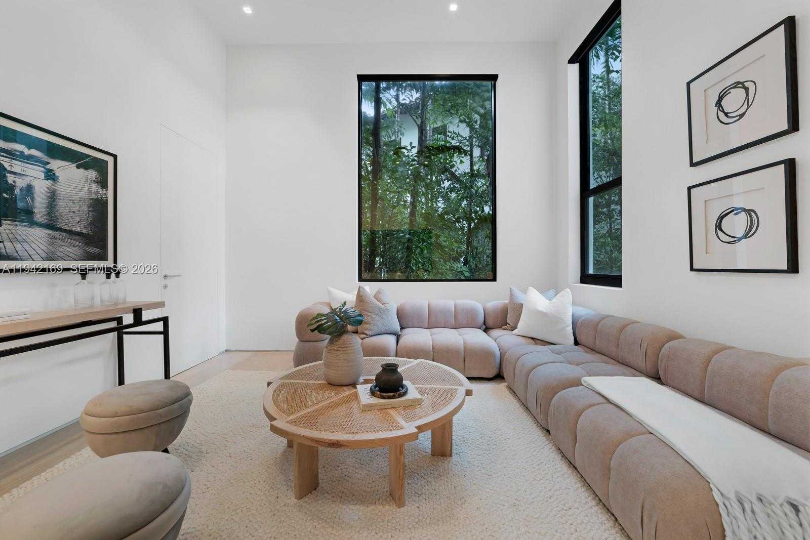 Small Image of 33 EAST DILIDO DR, Miami Beach Number 18