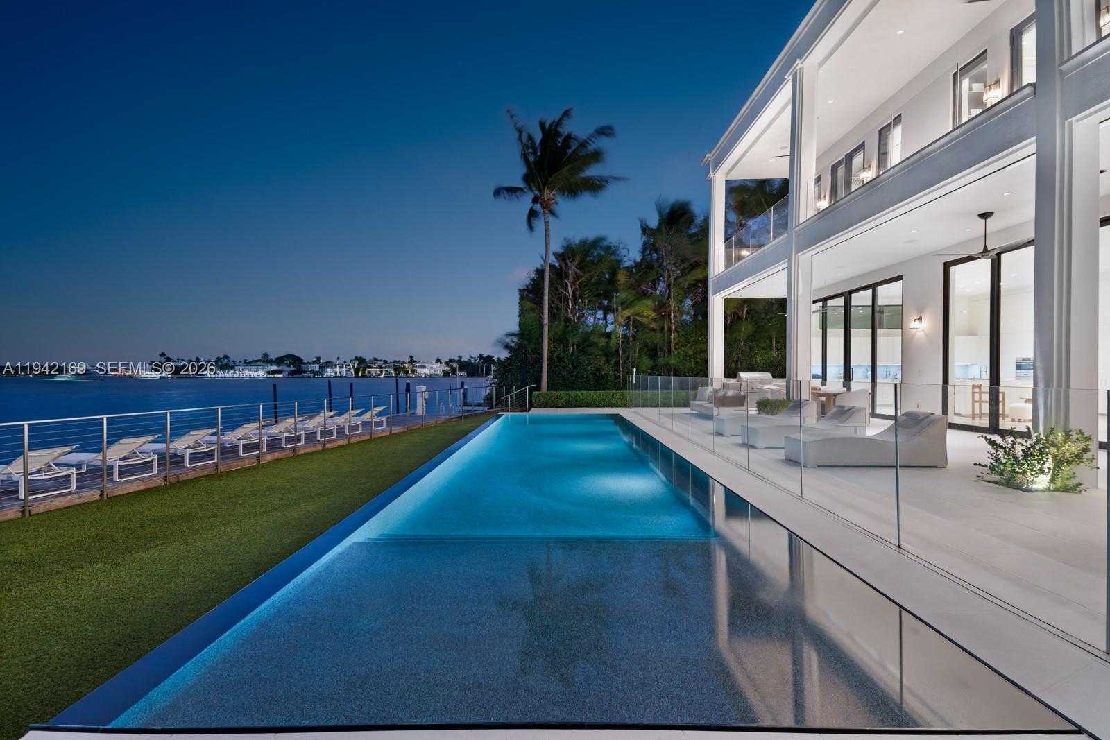 Small Image of 33 EAST DILIDO DR, Miami Beach Number 47