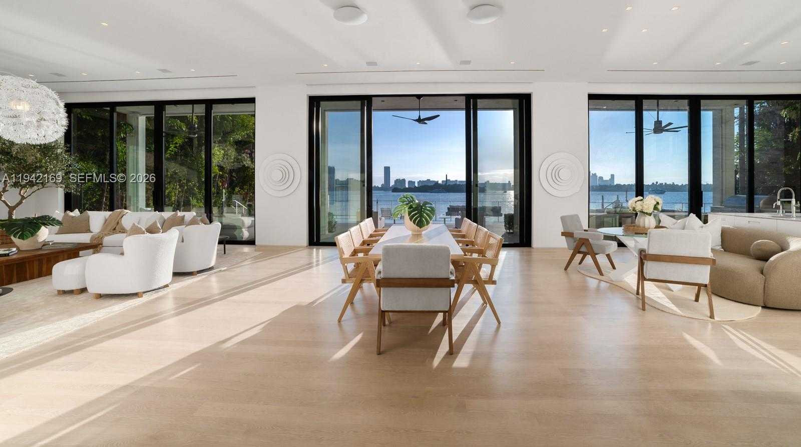 Small Image of 33 EAST DILIDO DR, Miami Beach Number 5