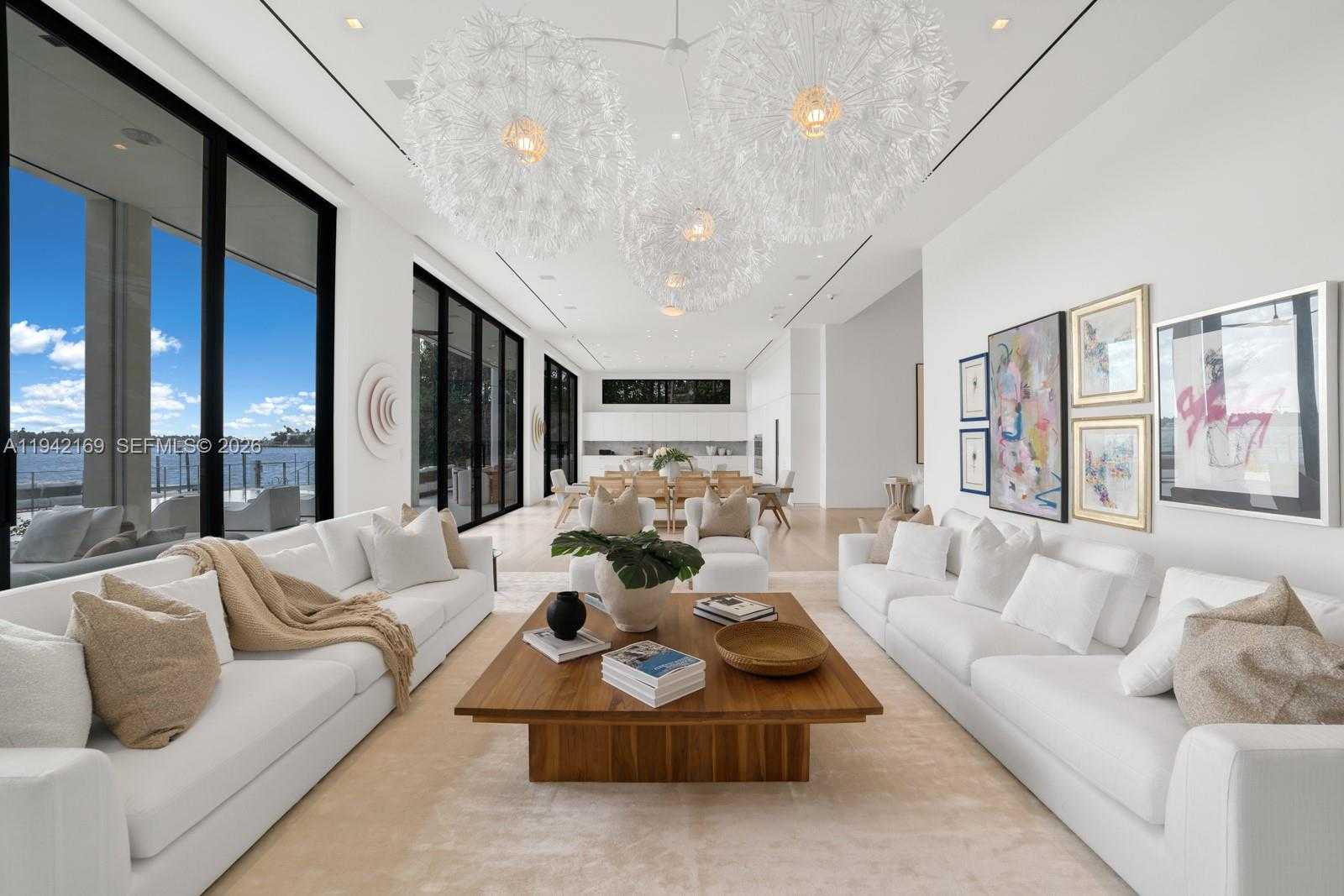 Small Image of 33 EAST DILIDO DR, Miami Beach Number 7