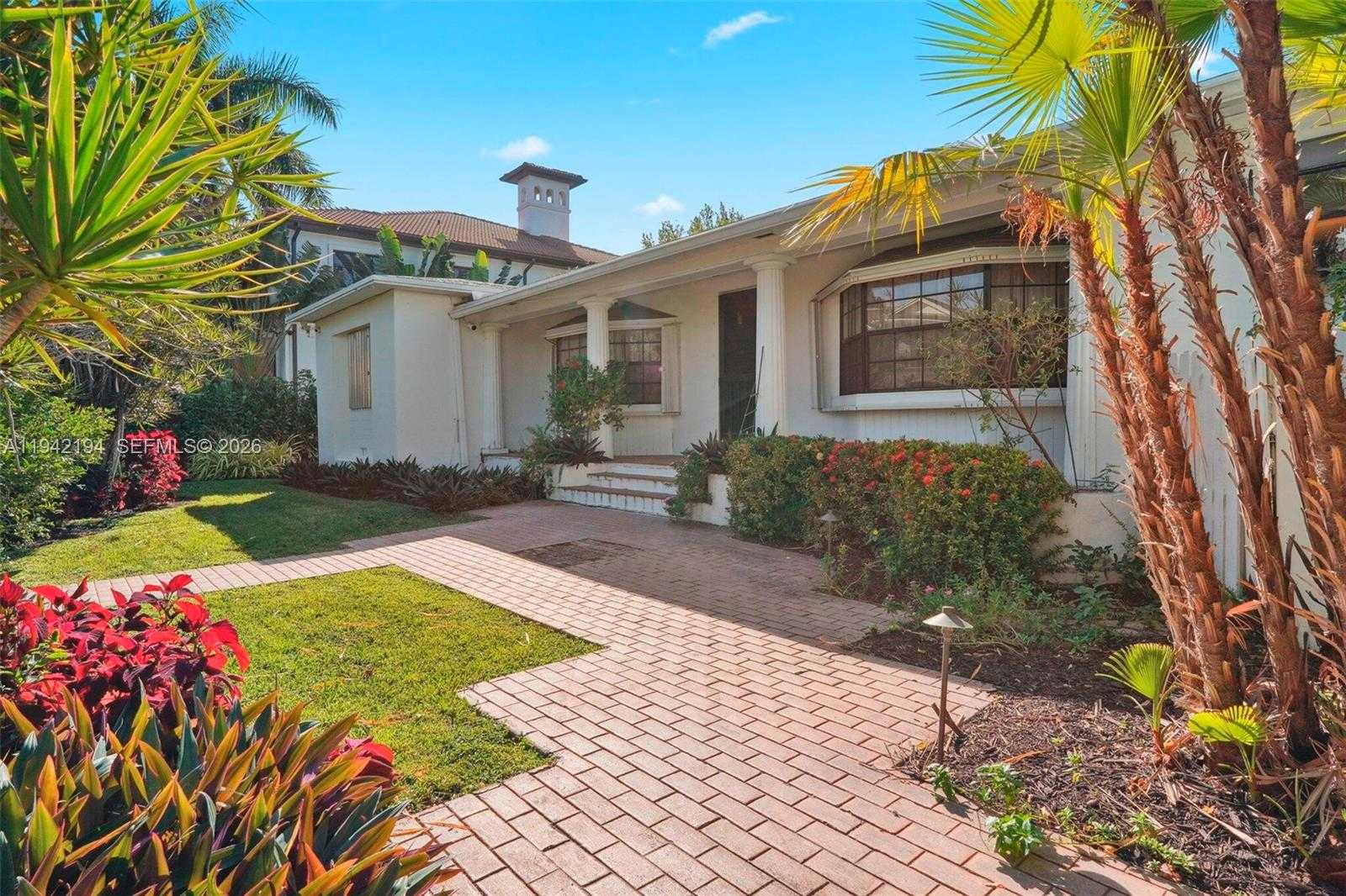 Small Image of 335 CORAL WAY, Fort Lauderdale Number 1