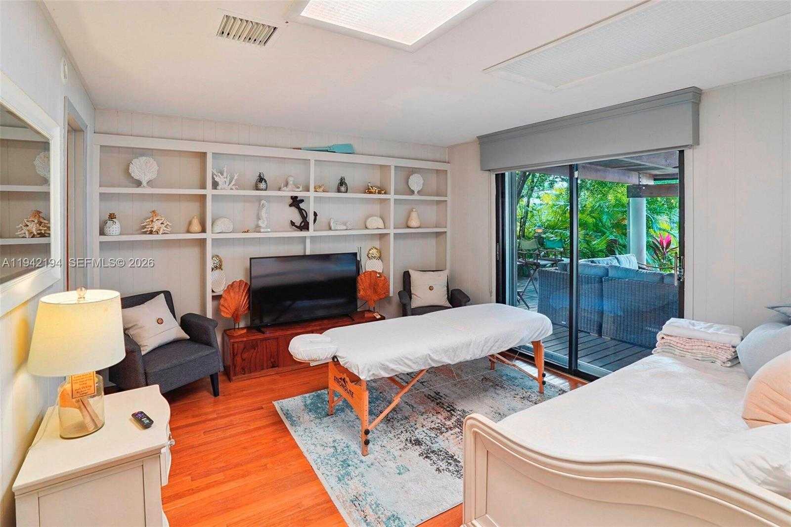 Small Image of 335 CORAL WAY, Fort Lauderdale Number 15