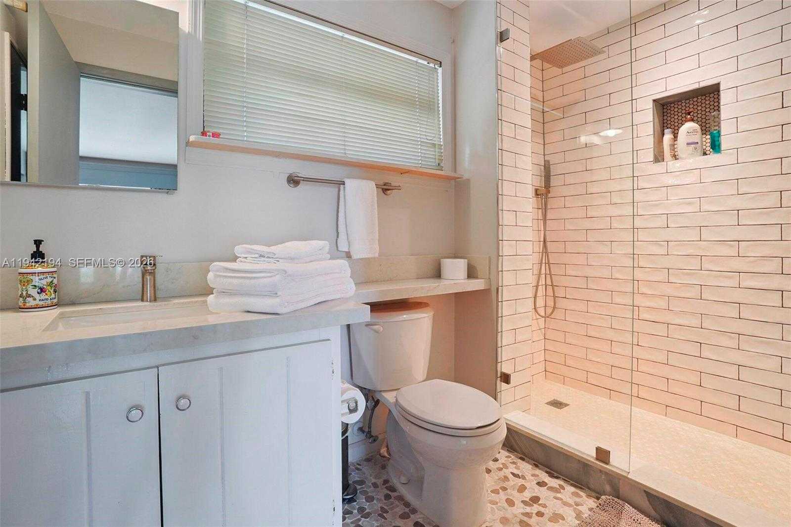 Small Image of 335 CORAL WAY, Fort Lauderdale Number 18