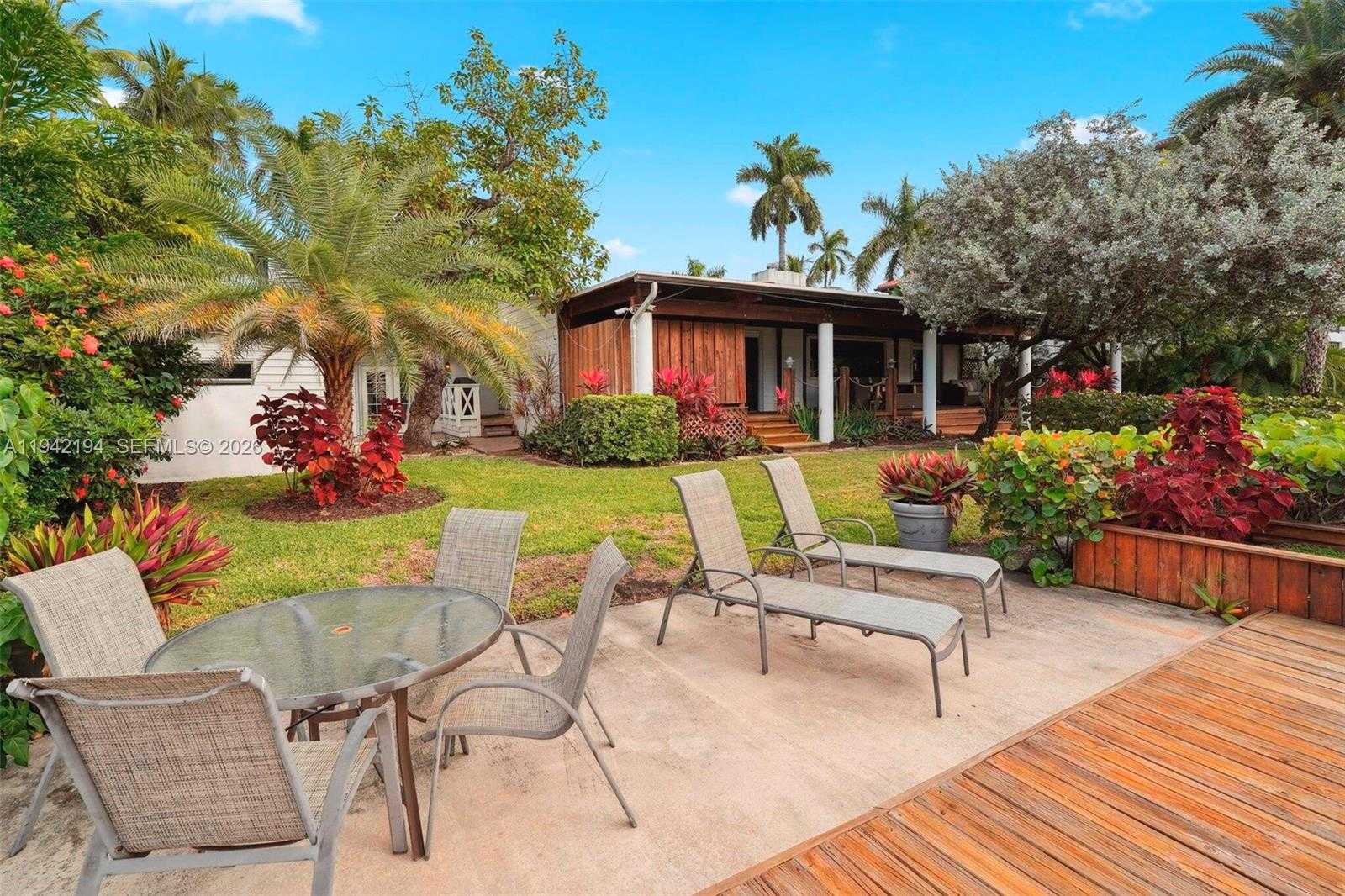 Small Image of 335 CORAL WAY, Fort Lauderdale Number 26