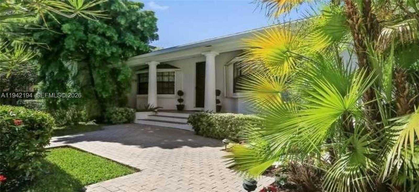 Small Image of 335 CORAL WAY, Fort Lauderdale Number 3