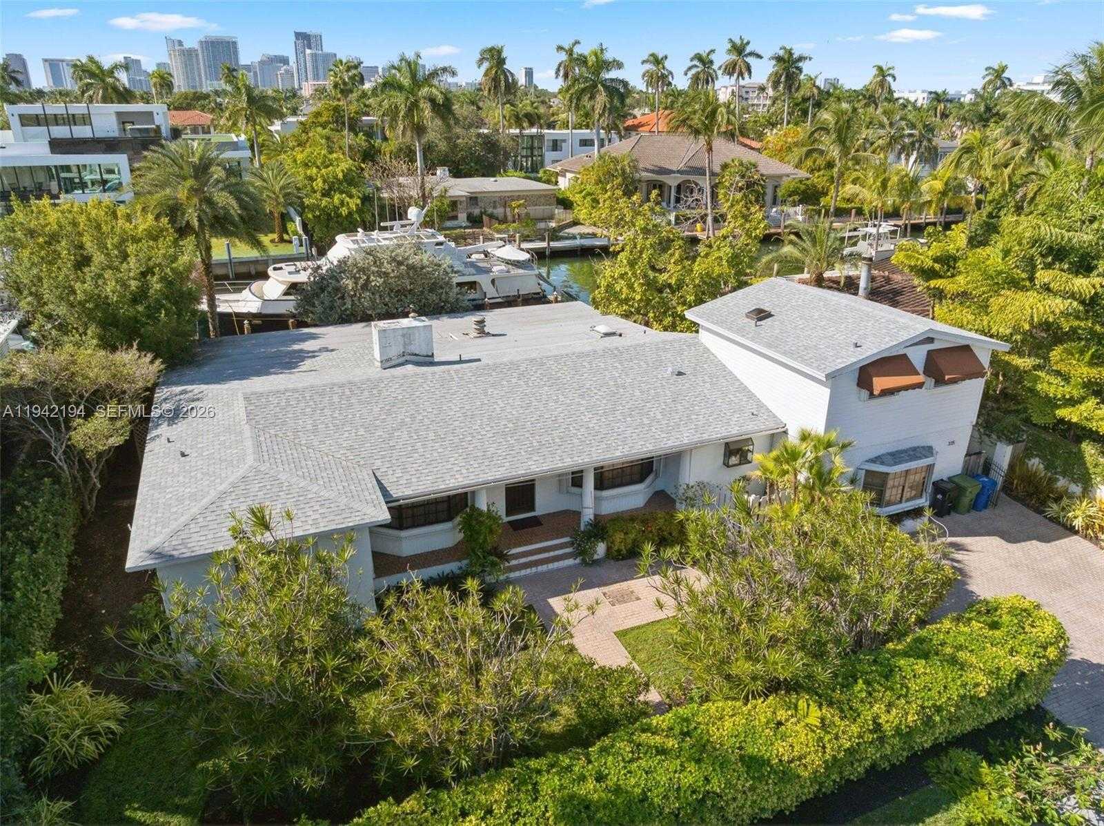 Small Image of 335 CORAL WAY, Fort Lauderdale Number 32