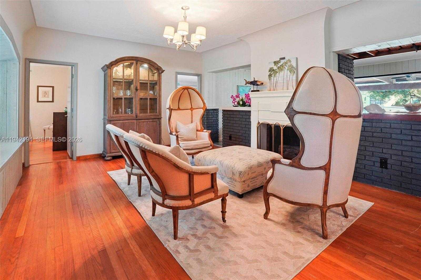 Small Image of 335 CORAL WAY, Fort Lauderdale Number 4