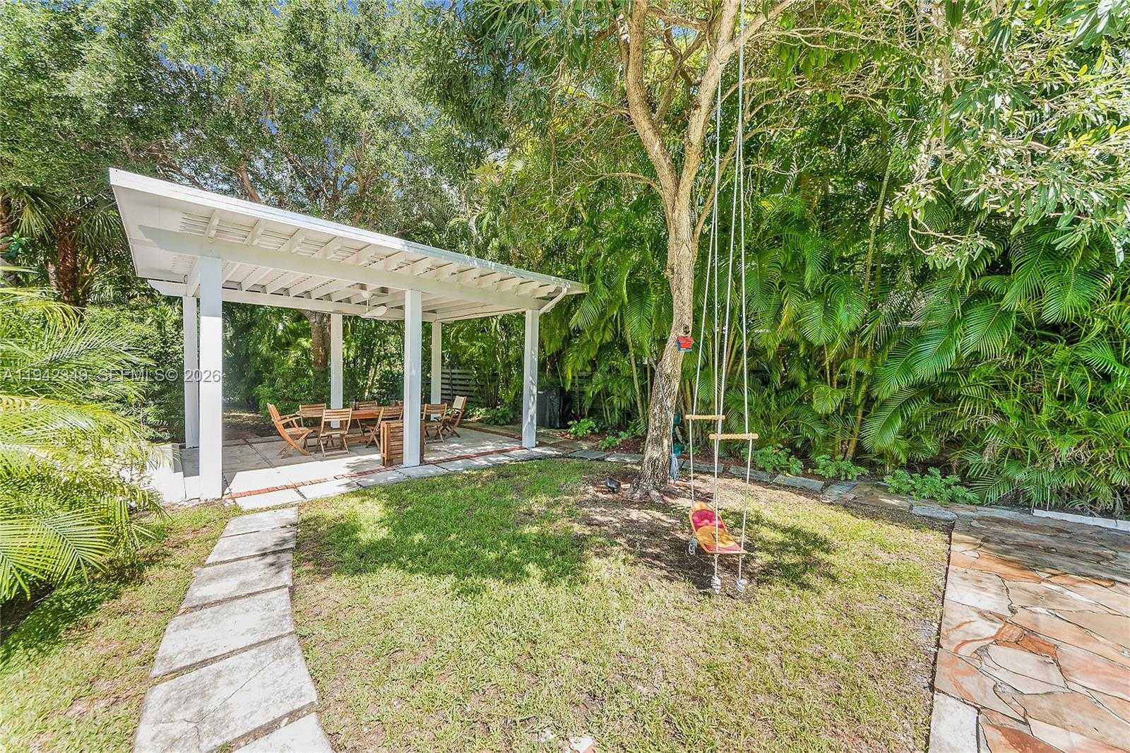 Small Image of 4255 LENNOX DR, Miami Number 12