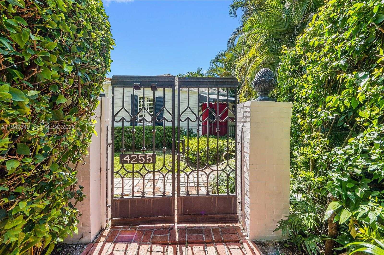 Small Image of 4255 LENNOX DR, Miami Number 2