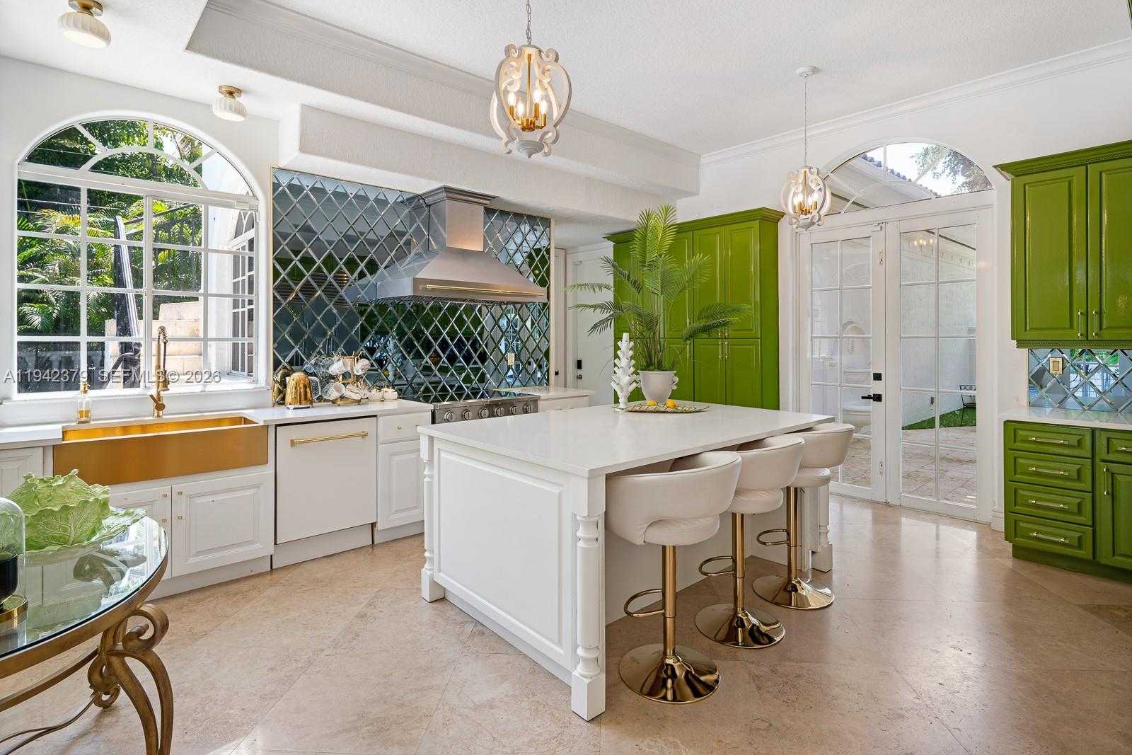 Small Image of 1224 ALMERIA AVE, Coral Gables Number 11