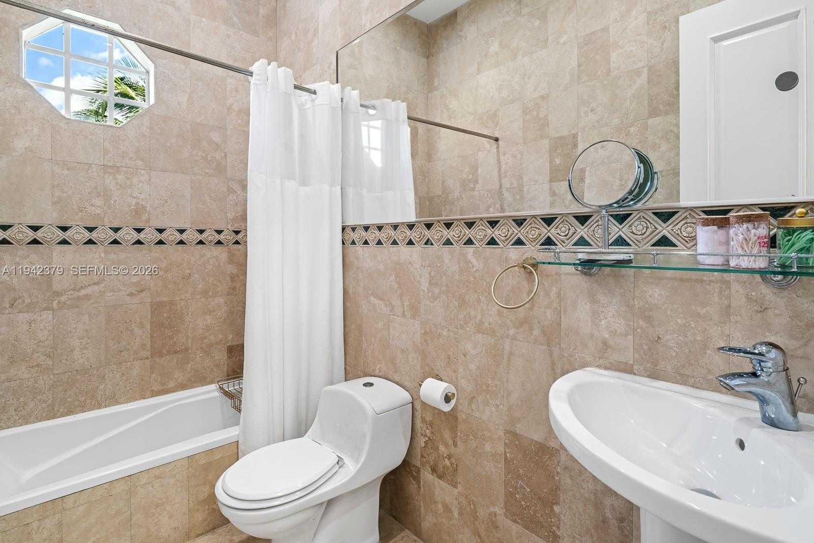 Small Image of 1224 ALMERIA AVE, Coral Gables Number 22