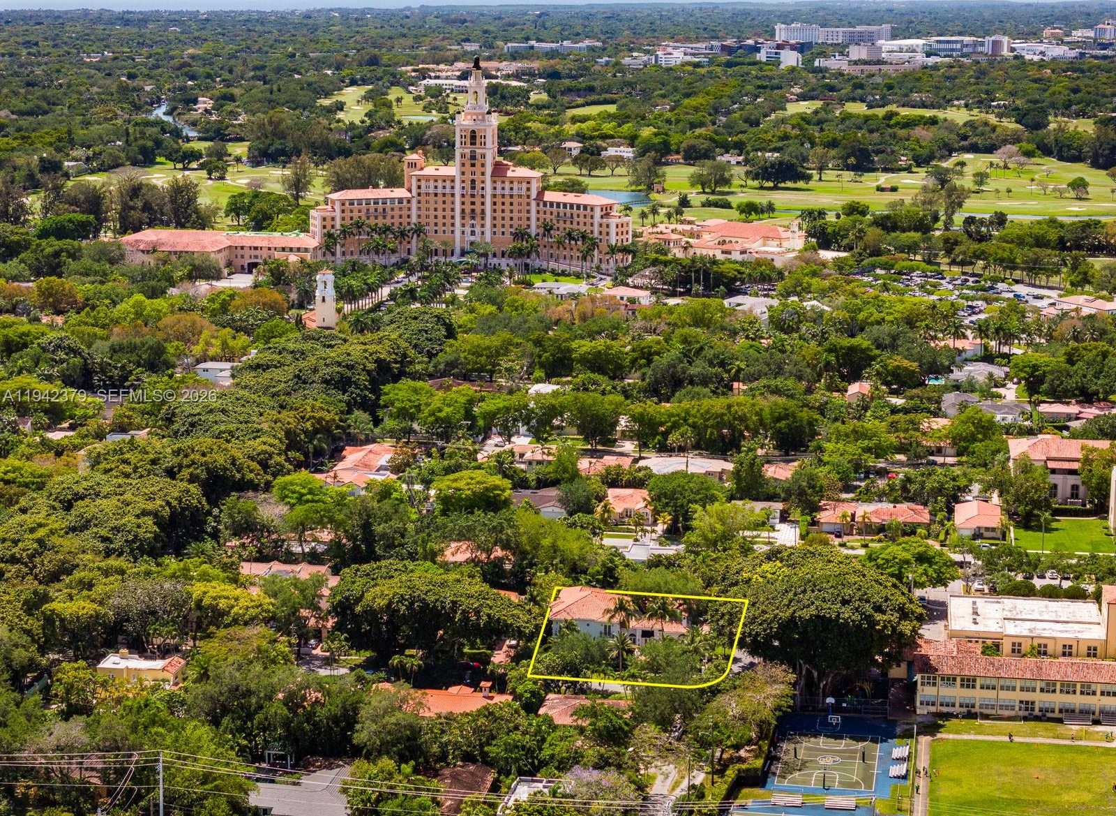 Small Image of 1224 ALMERIA AVE, Coral Gables Number 25