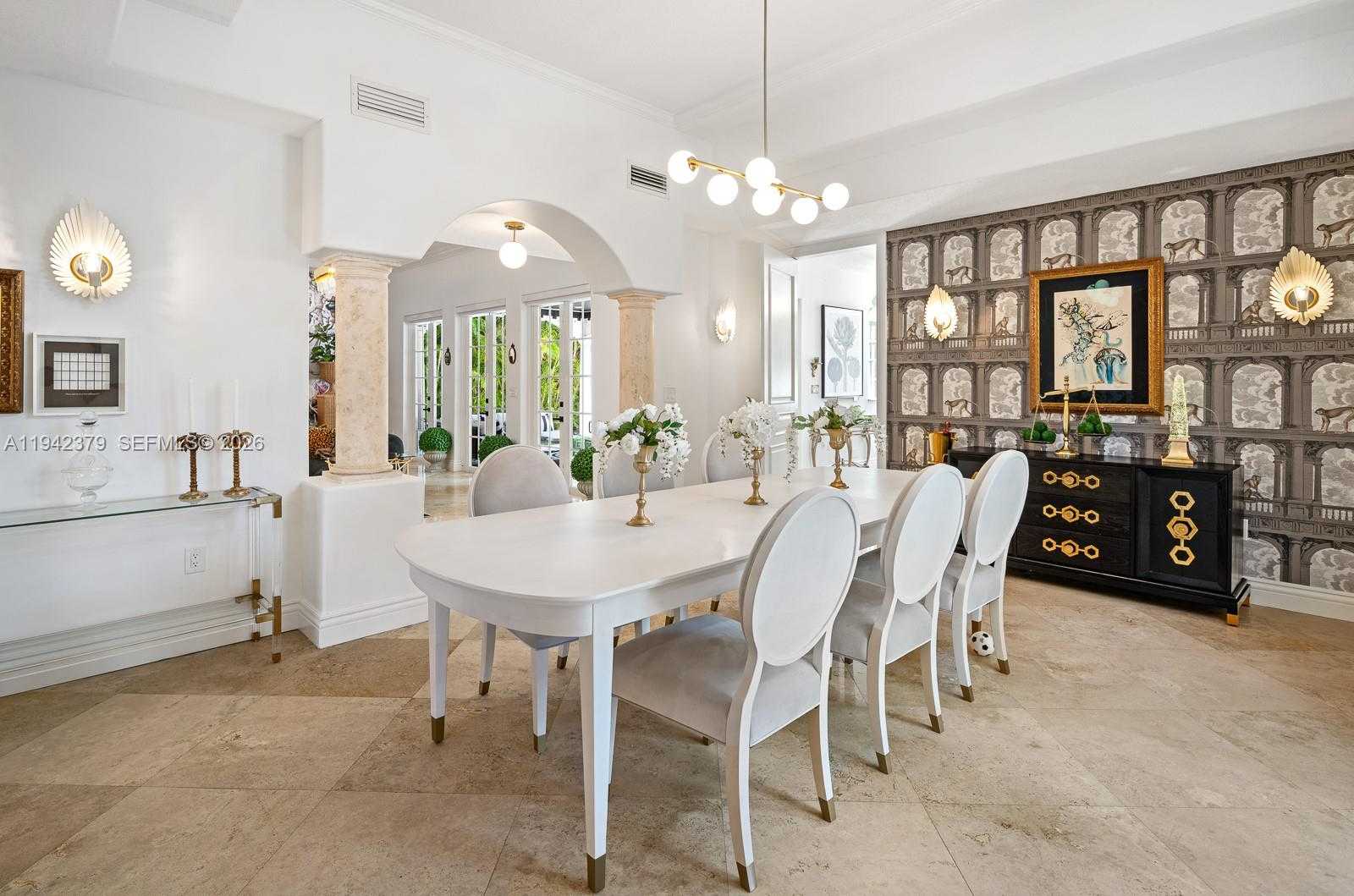 Small Image of 1224 ALMERIA AVE, Coral Gables Number 9