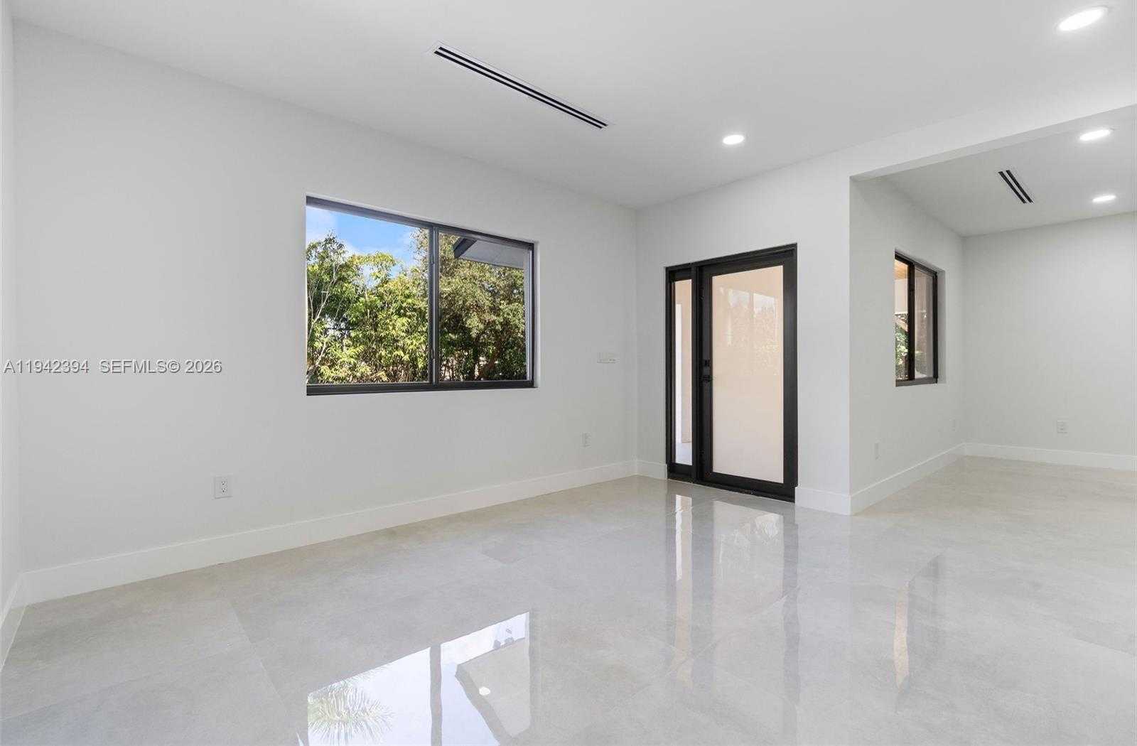 Small Image of 4800 SOUTH WEST 61ST AVE, Davie Number 13