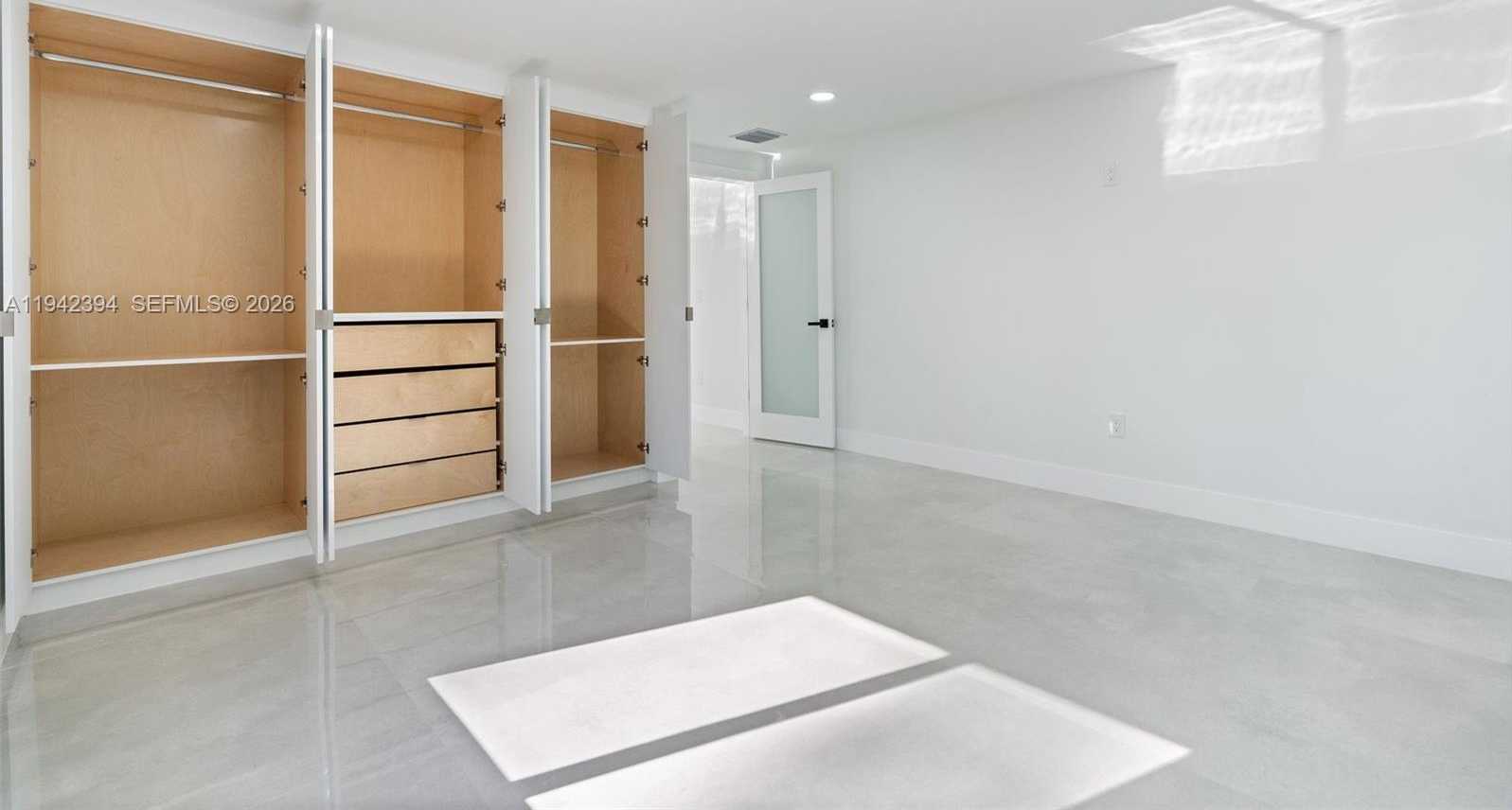 Small Image of 4800 SOUTH WEST 61ST AVE, Davie Number 24