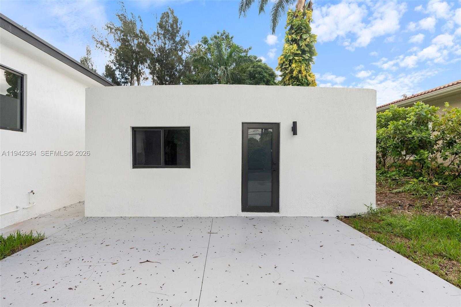 Small Image of 4800 SOUTH WEST 61ST AVE, Davie Number 40