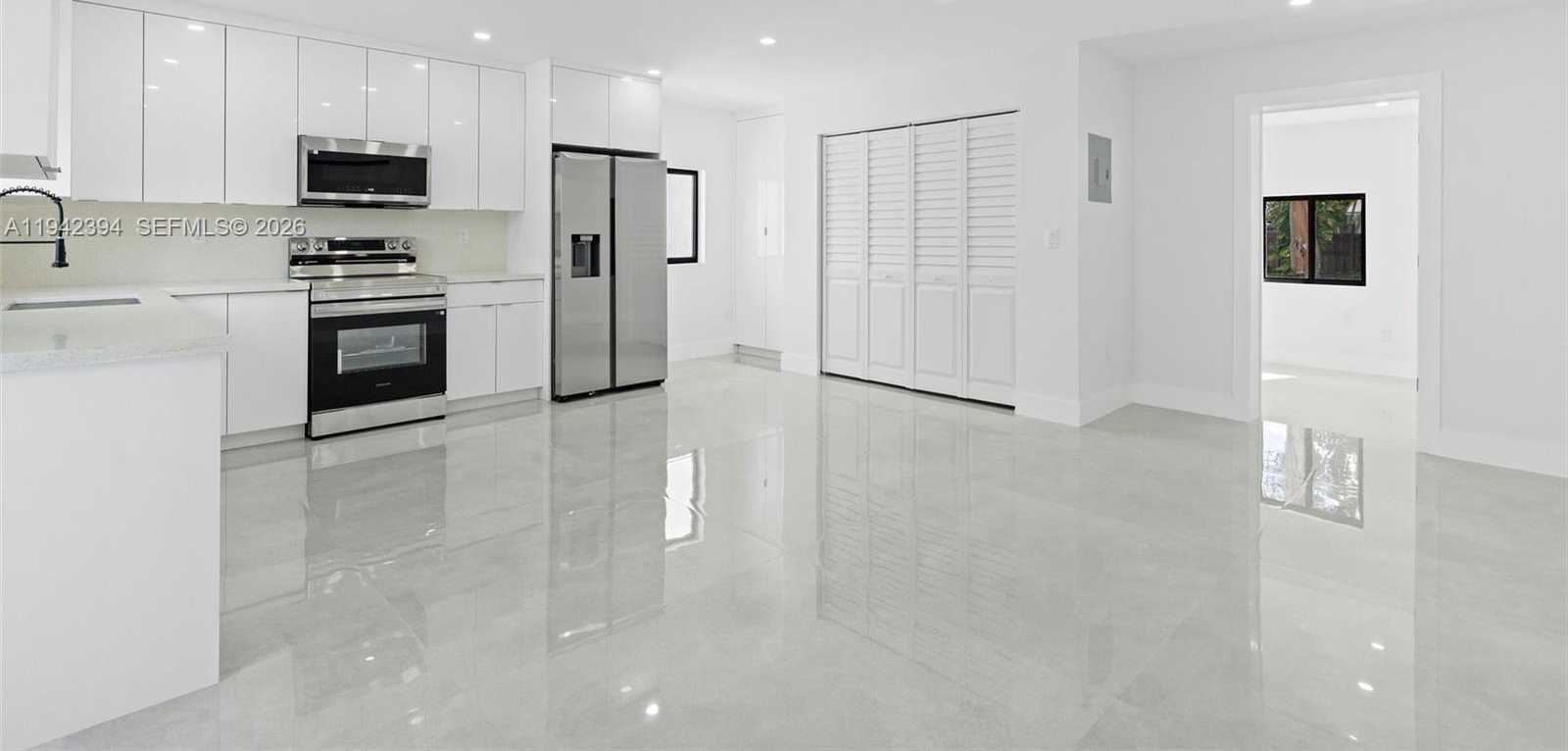 Small Image of 4800 SOUTH WEST 61ST AVE, Davie Number 41