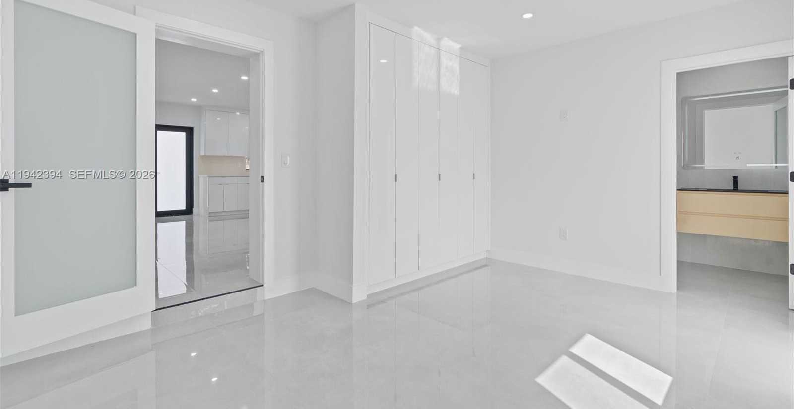 Small Image of 4800 SOUTH WEST 61ST AVE, Davie Number 46