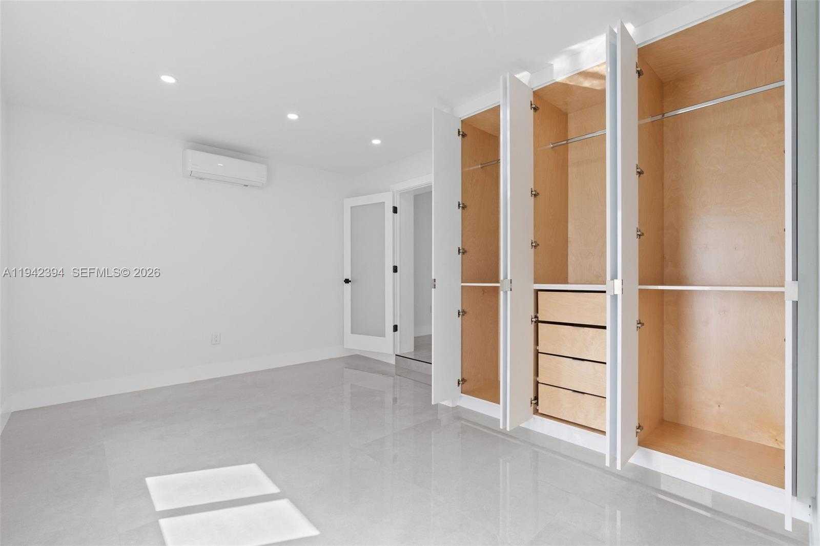 Small Image of 4800 SOUTH WEST 61ST AVE, Davie Number 47