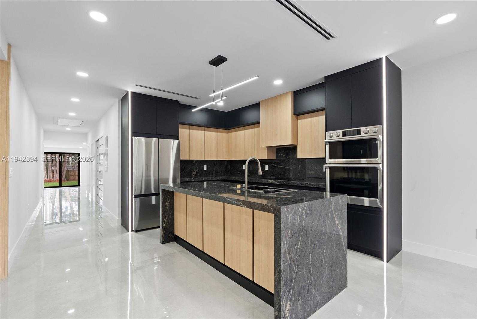 Small Image of 4800 SOUTH WEST 61ST AVE, Davie Number 8