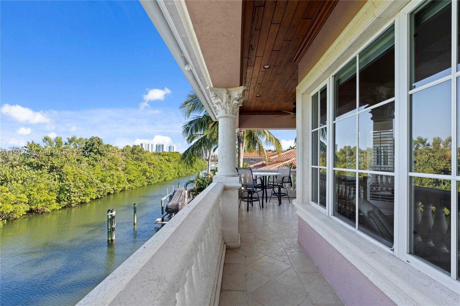 Small Image of 833 HARBOUR ISLE PLACE, North Palm Beach Number 37
