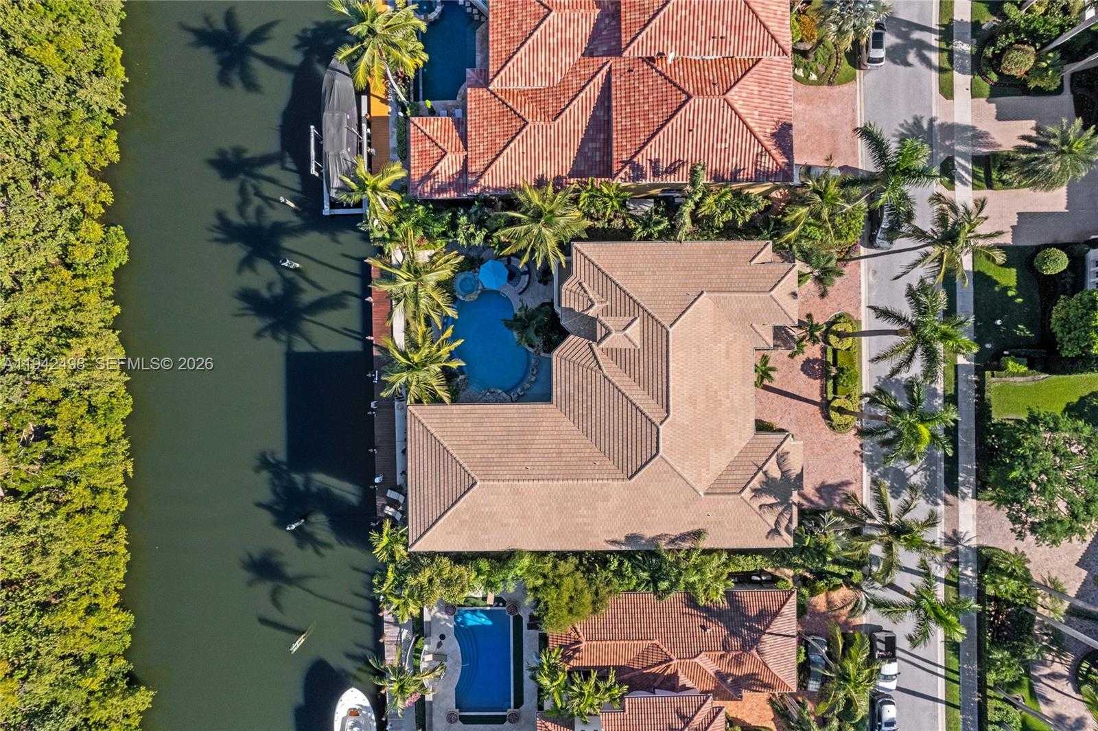 Small Image of 833 HARBOUR ISLE PLACE, North Palm Beach Number 86