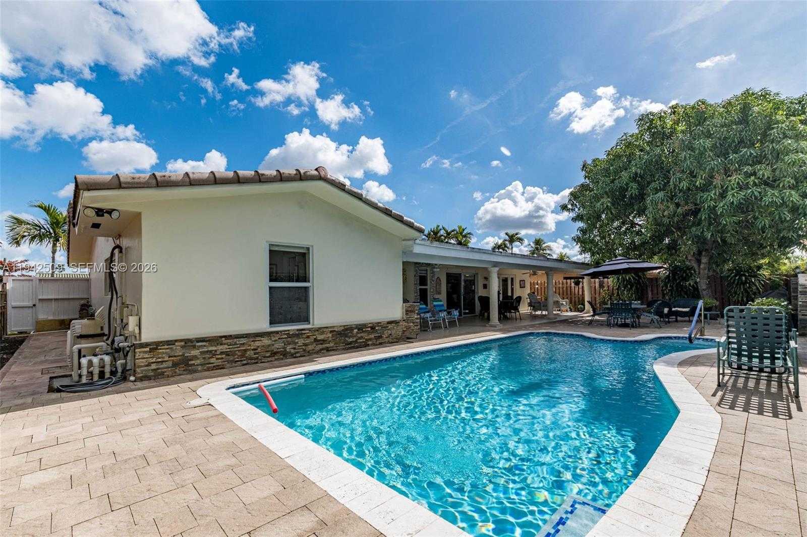 Small Image of 1804 SOUTH WEST 104TH CT, Miami Number 29