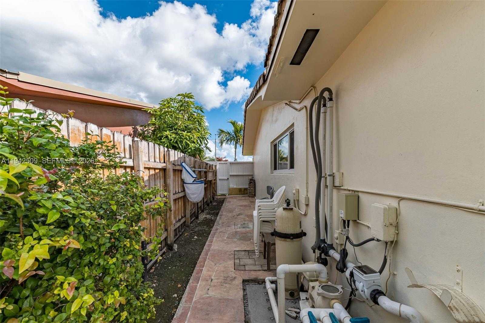 Small Image of 1804 SOUTH WEST 104TH CT, Miami Number 30