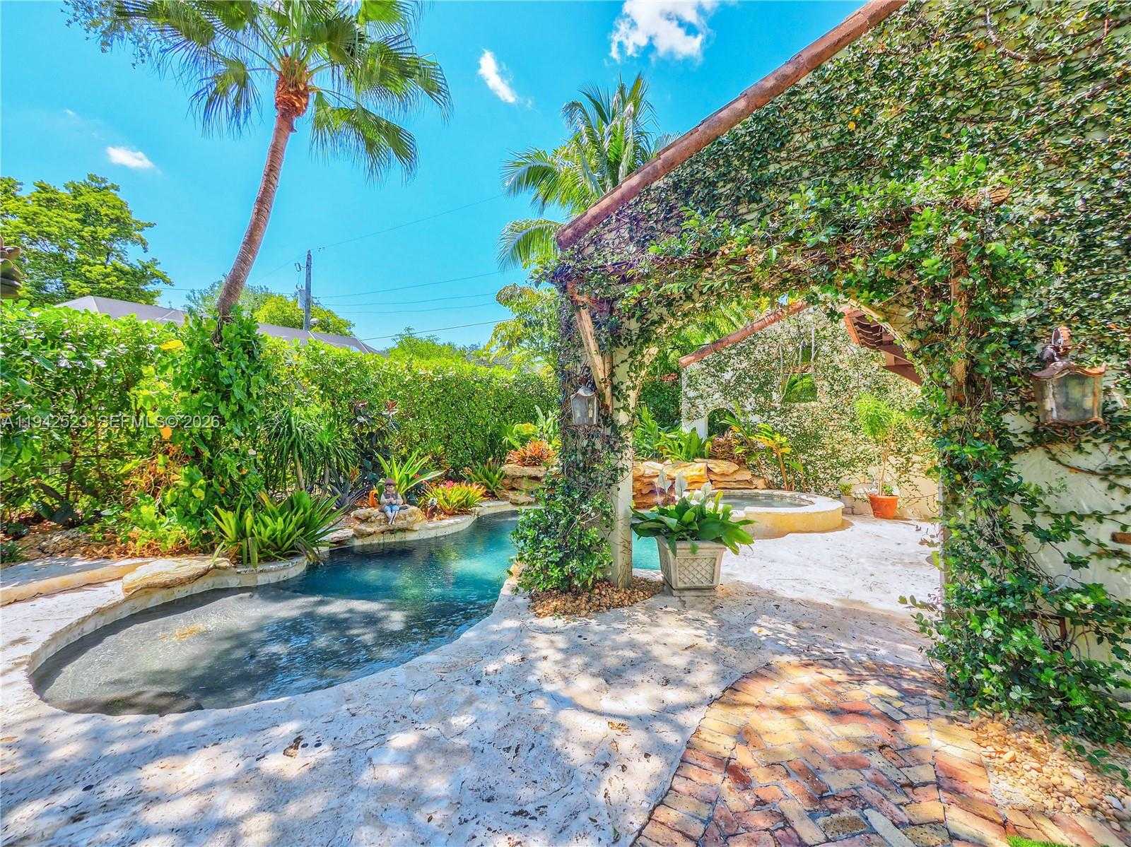 Small Image of 1229 SOROLLA AVE, Coral Gables Number 13