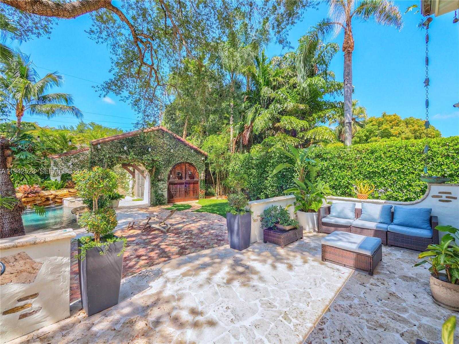 Small Image of 1229 SOROLLA AVE, Coral Gables Number 17