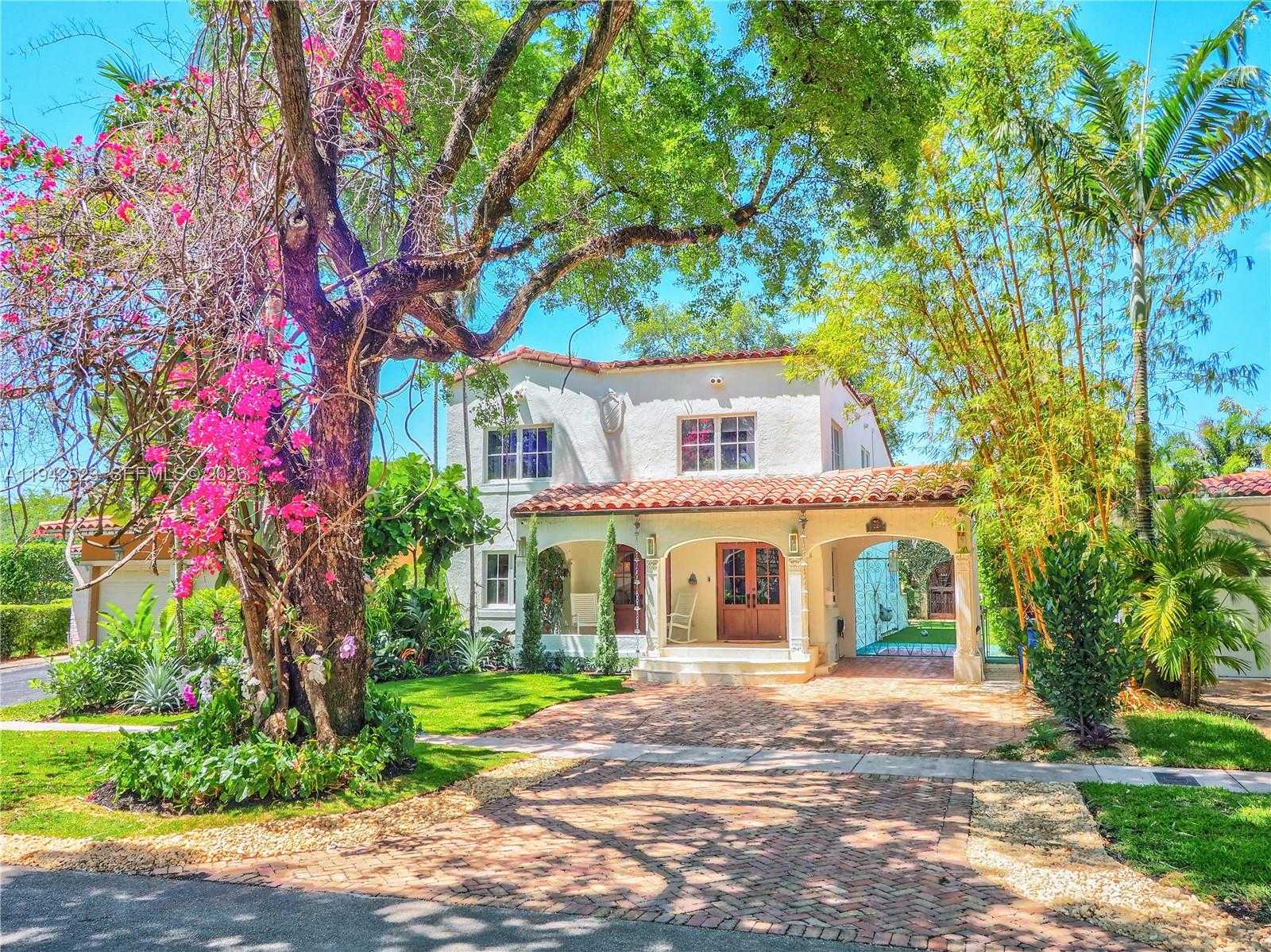 Small Image of 1229 SOROLLA AVE, Coral Gables Number 4