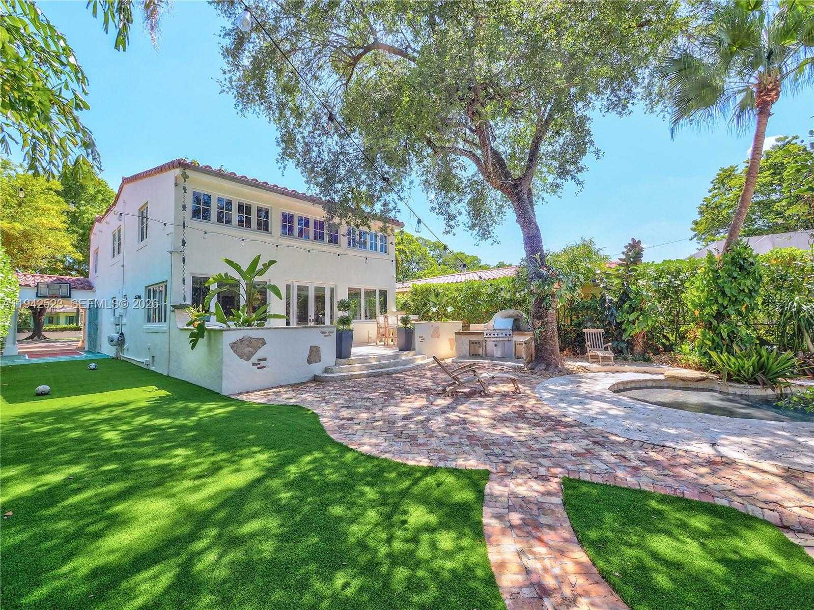 Small Image of 1229 SOROLLA AVE, Coral Gables Number 7