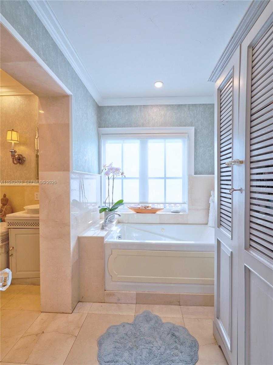 Small Image of 1229 SOROLLA AVE, Coral Gables Number 70