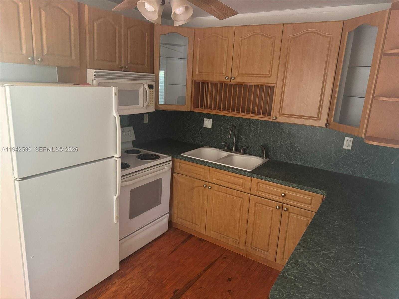 Small Image of 12110 NORTH EAST 11TH PL, North Miami Number 4