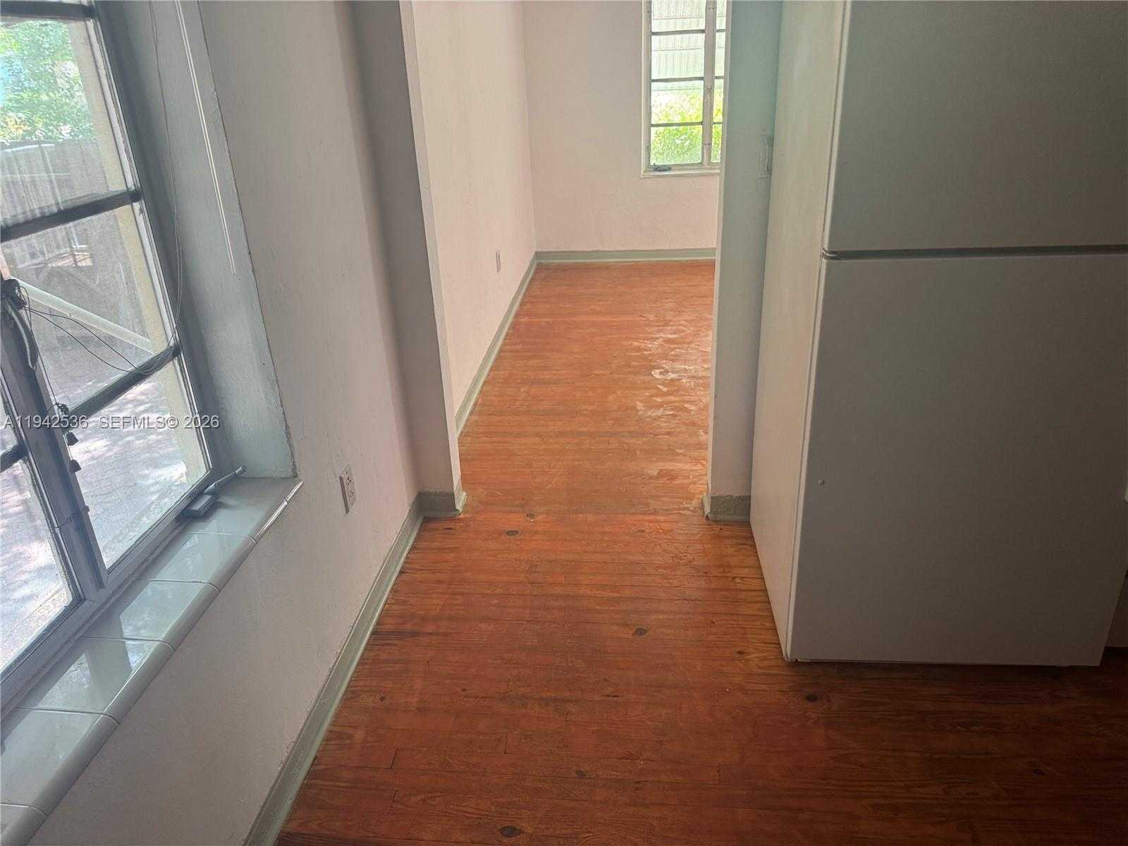 Small Image of 12110 NORTH EAST 11TH PL, North Miami Number 5