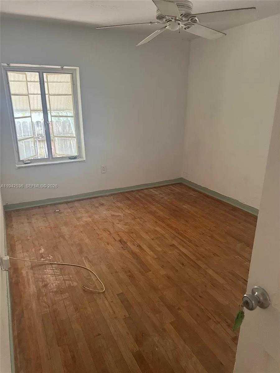 Small Image of 12110 NORTH EAST 11TH PL, North Miami Number 9