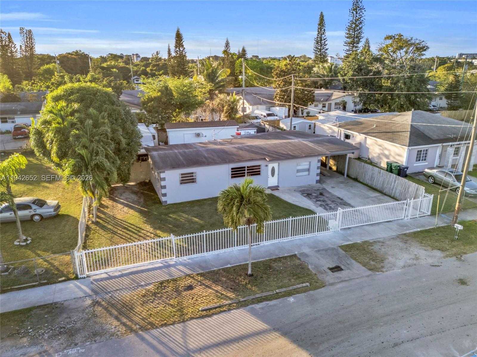 Small Image of 26620 SOUTH WEST 136TH AVE, Homestead Number 2