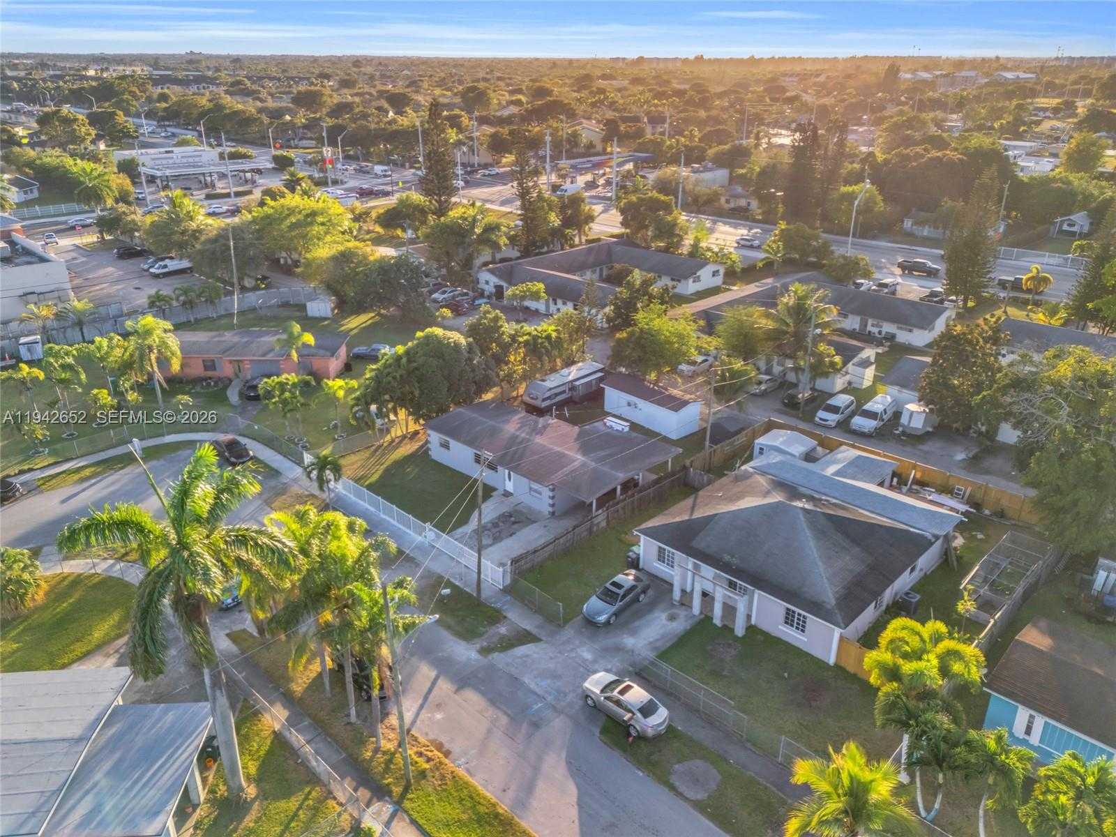 Small Image of 26620 SOUTH WEST 136TH AVE, Homestead Number 5