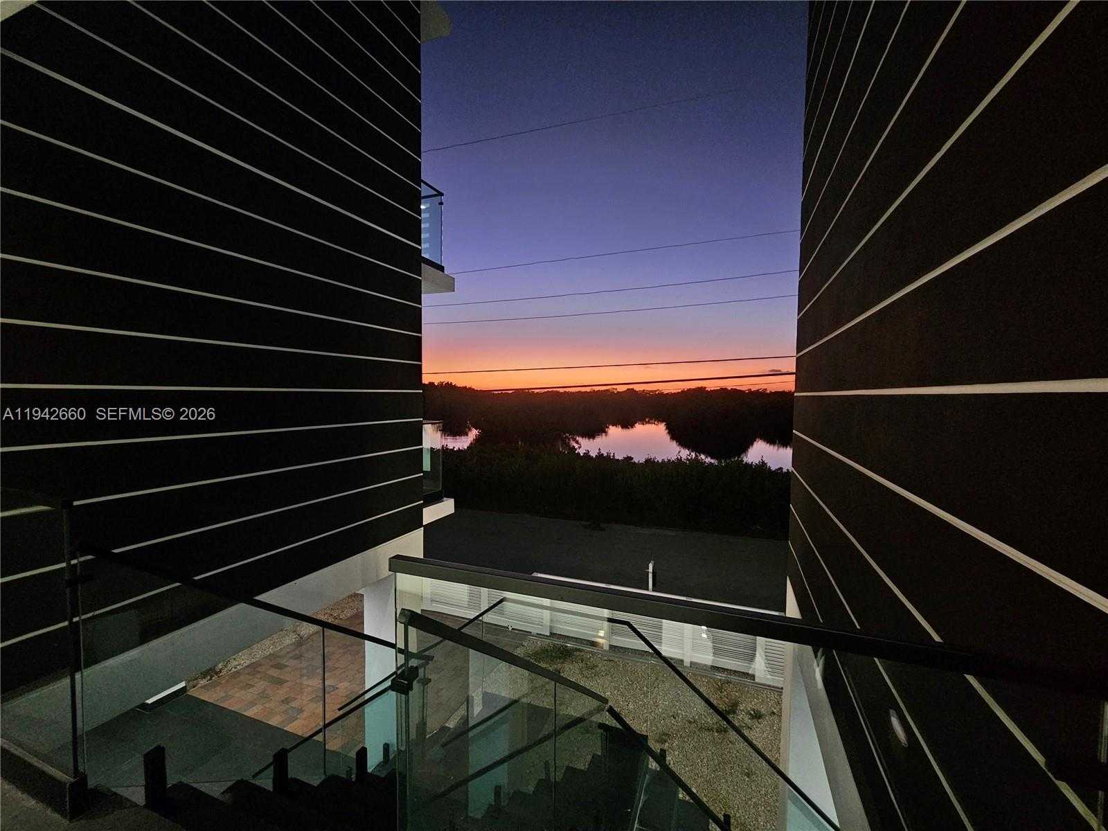 Small Image of 141 GRASSY RD, Key Largo Number 3