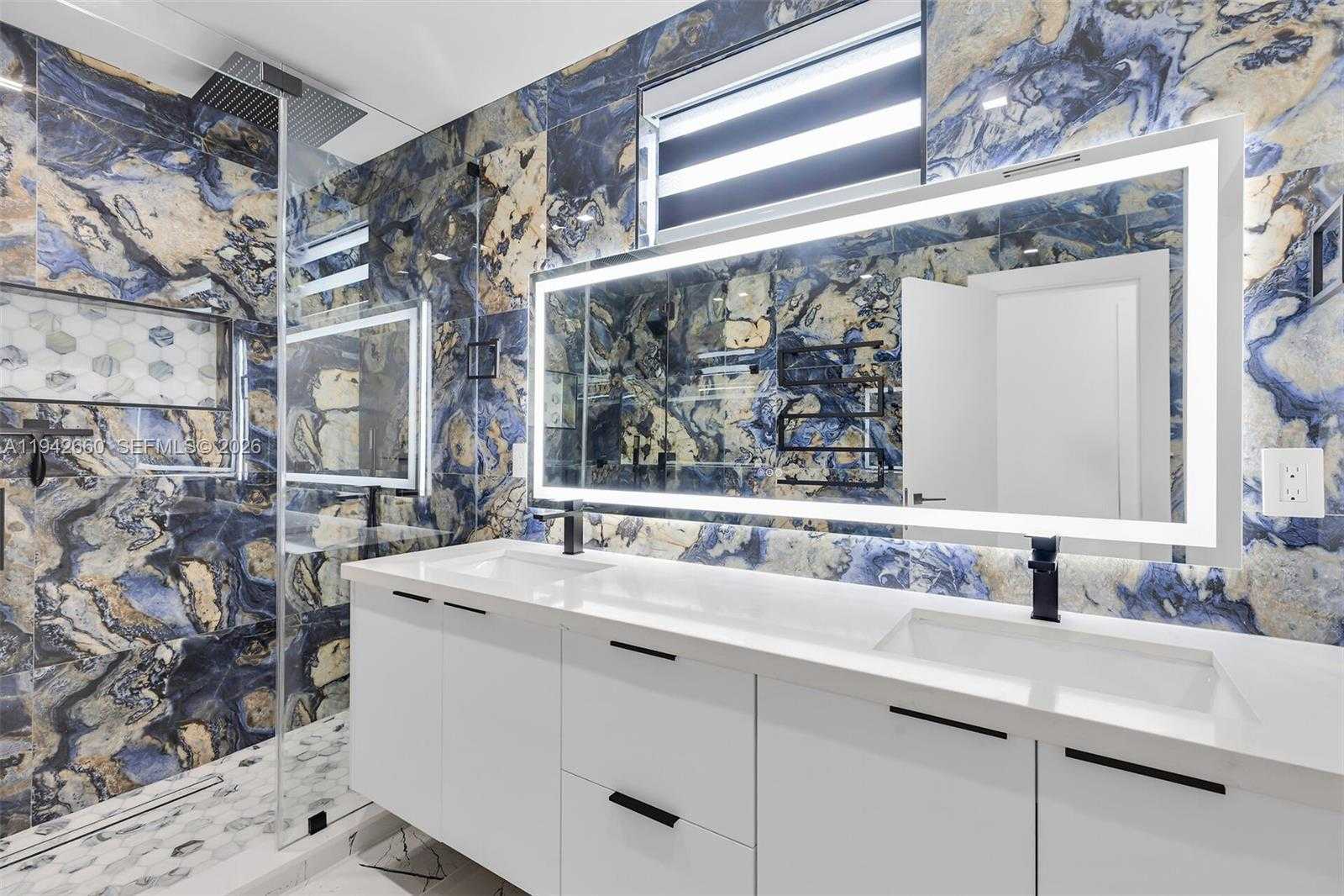 Small Image of 141 GRASSY RD, Key Largo Number 45