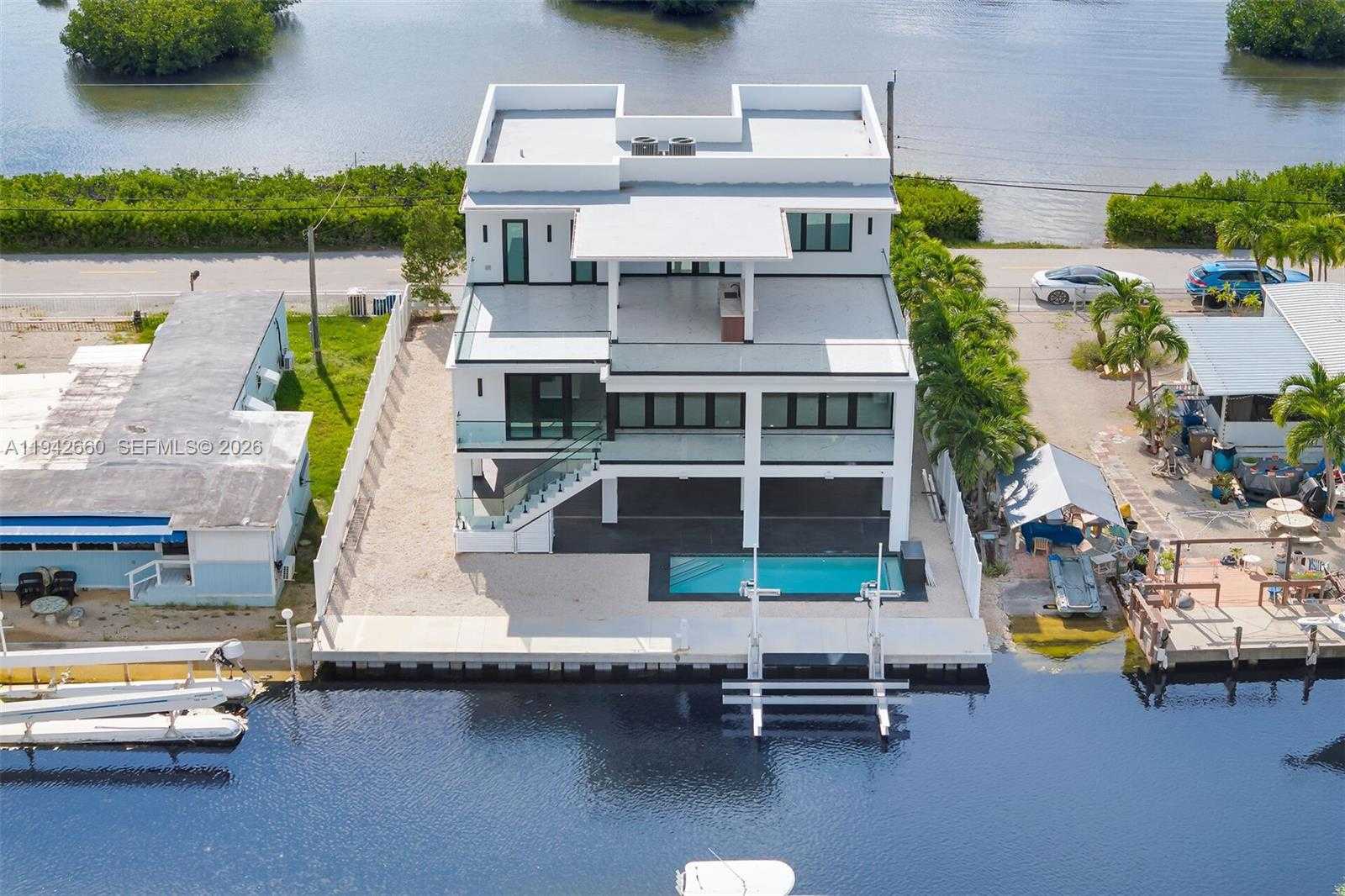 Small Image of 141 GRASSY RD, Key Largo Number 5