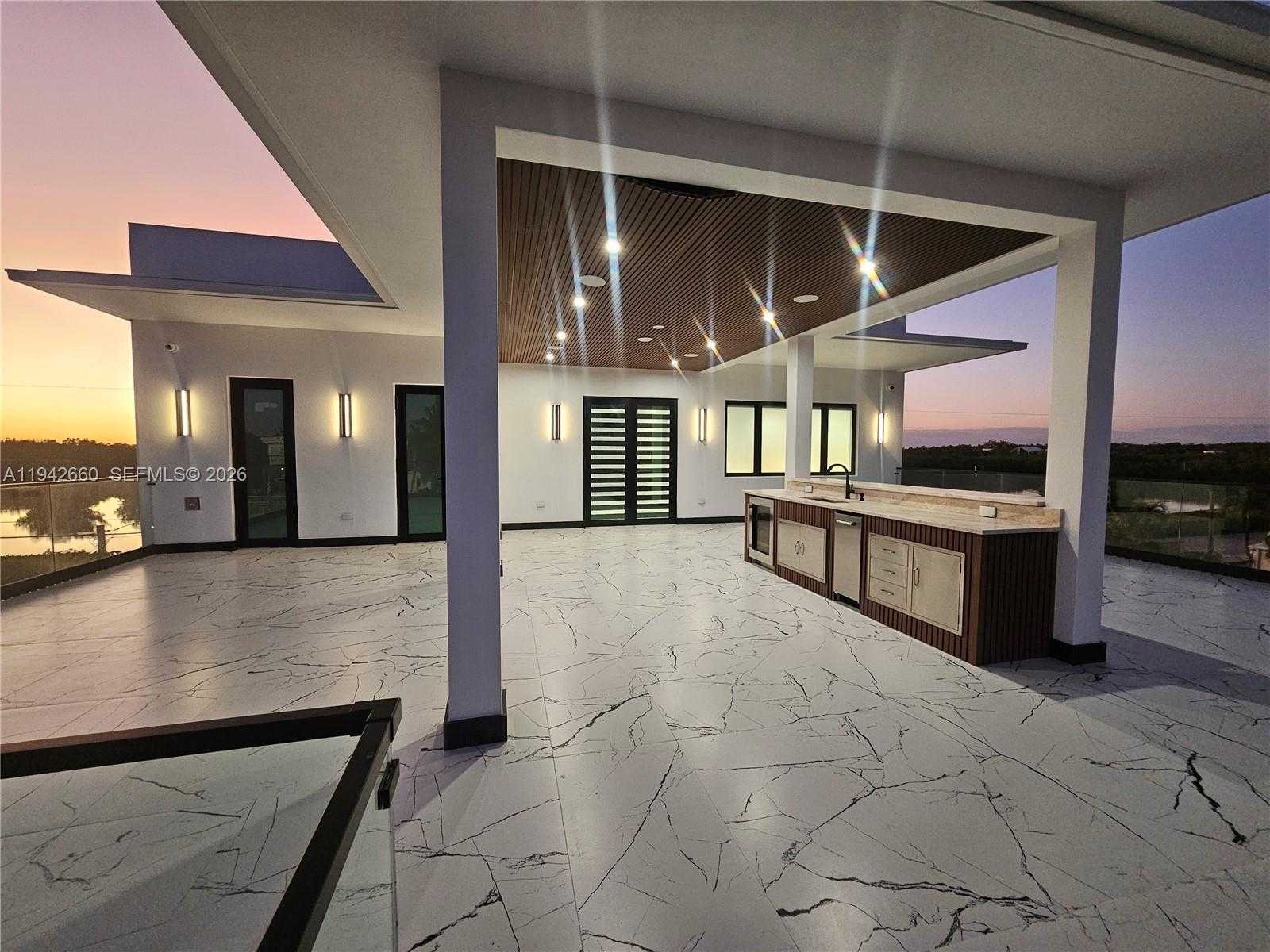 Small Image of 141 GRASSY RD, Key Largo Number 55