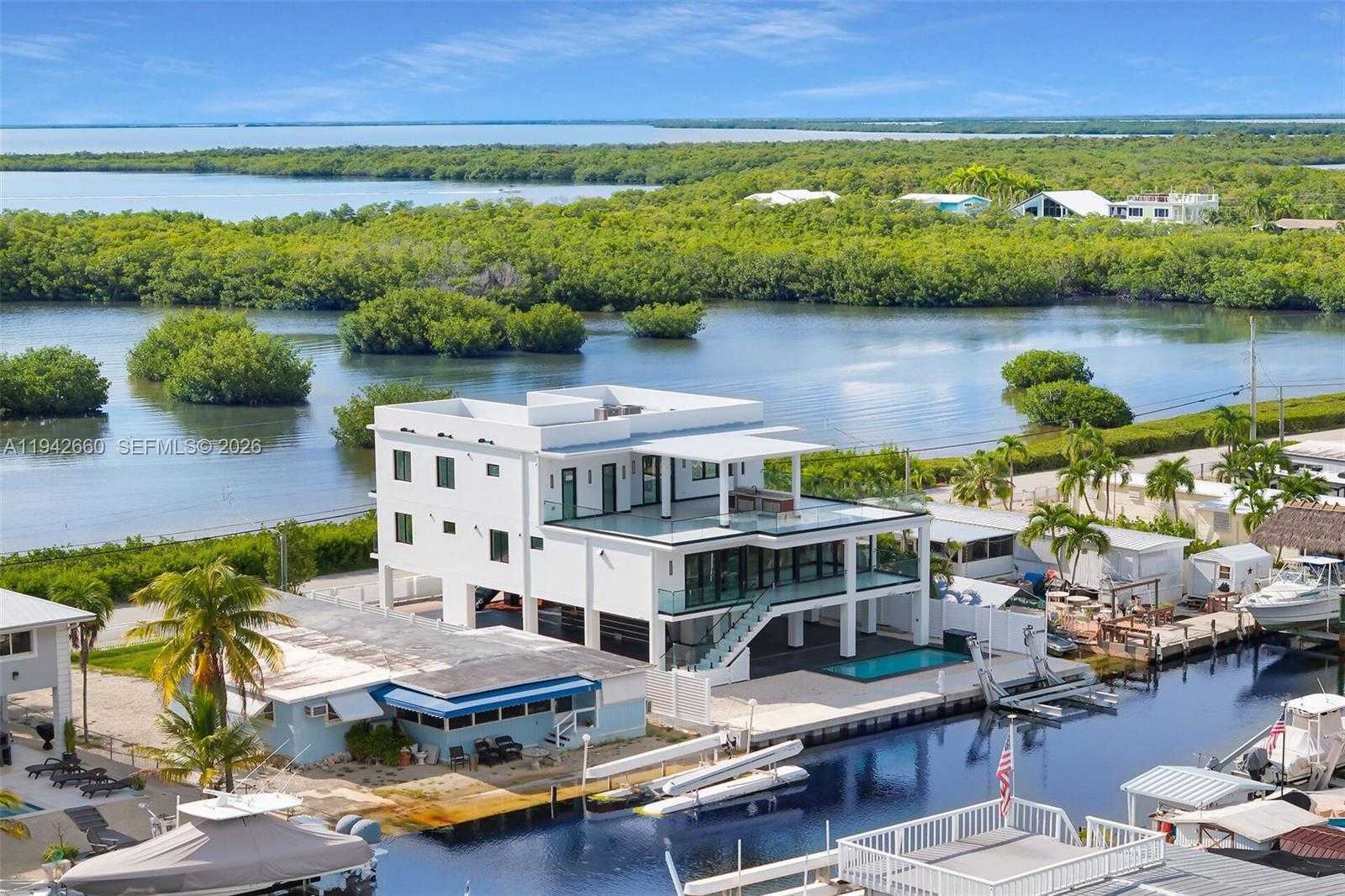 Small Image of 141 GRASSY RD, Key Largo Number 62
