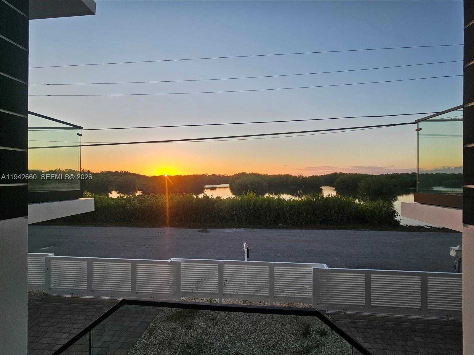 Small Image of 141 GRASSY RD, Key Largo Number 72