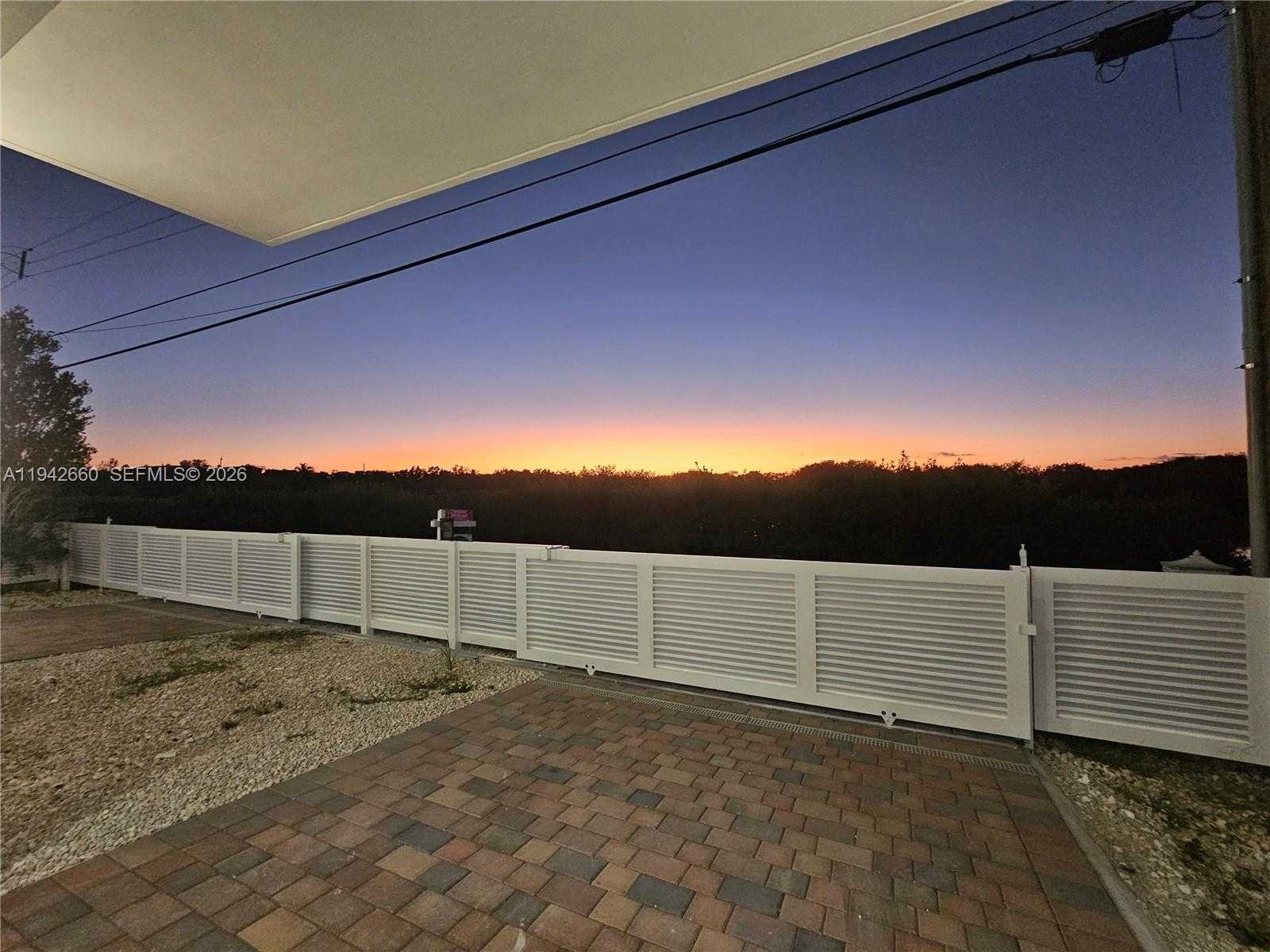 Small Image of 141 GRASSY RD, Key Largo Number 77