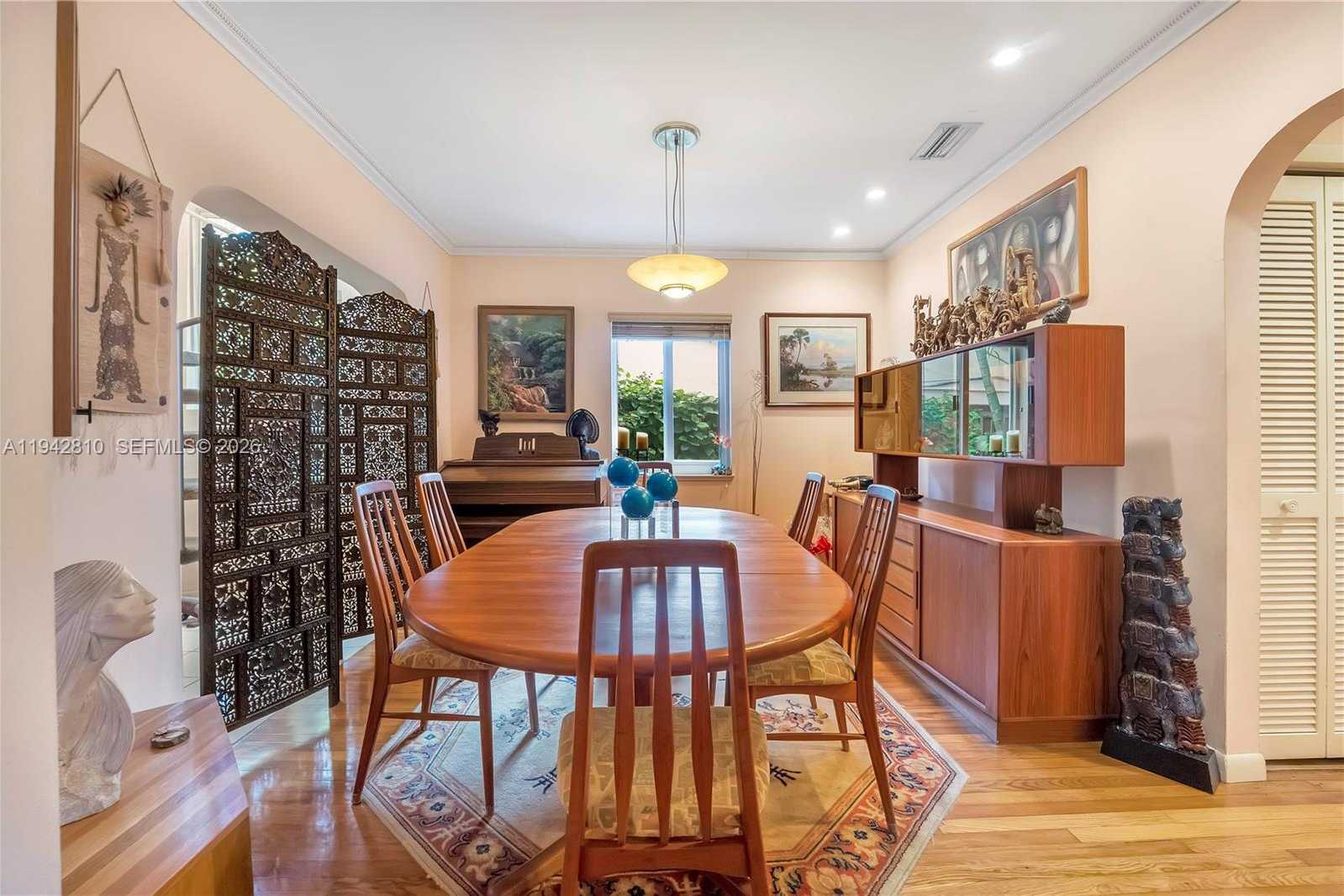 Small Image of 2496 ABACO AVE, Miami Number 12